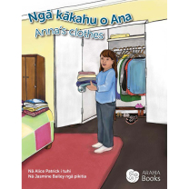 Ngā kākahu o Ana (Anna's clothes) Small Book